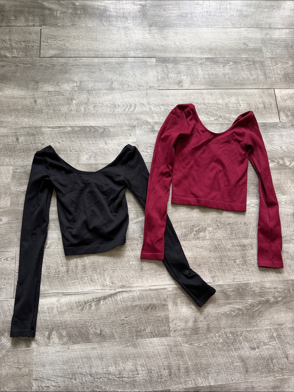 wild fable Long Sleeve Scoop Neck Crop Top - Black & Wine